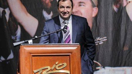 Тай Стюарт ответил на критику Майка Секстона в отношении WSOP