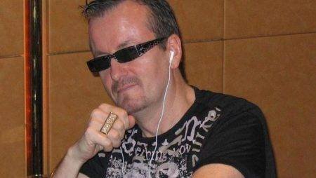 Дэйв «Devilfish» Уллиот борется с раком