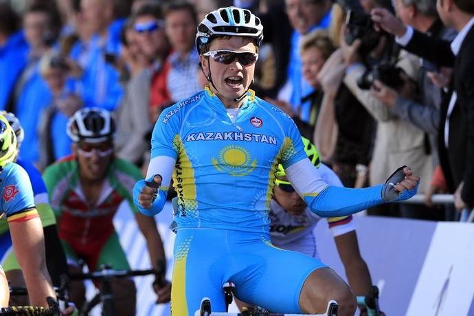 Три заноса на двоих: The Hot за $4,40 и ребайники на PokerStars