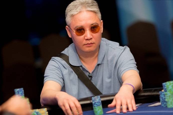 Асан Умаров в предфинальном дне Главного турнира EPT Grand Final 2016. Прямая трансляция