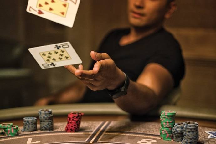 Лучшая комбинация месяца, Бед Бит Джекпот, сателлиты на Дилер Чойс