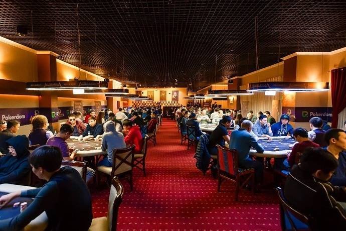 Чипкаунт и рассадка финального дня Pokerdom “Кубок Независимости”