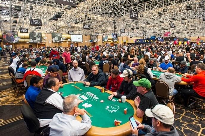 Main Event WSOP 2018. День 2