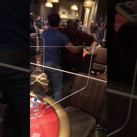 Драка между дилером и игроком в Aria. Видео