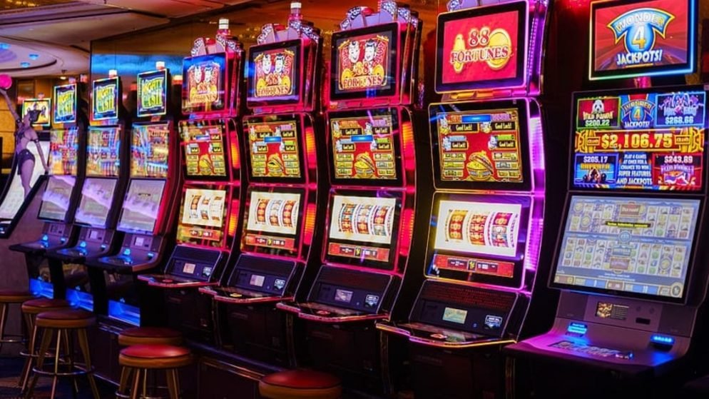 Подпольный игорный бизнес открыто рекламирует себя