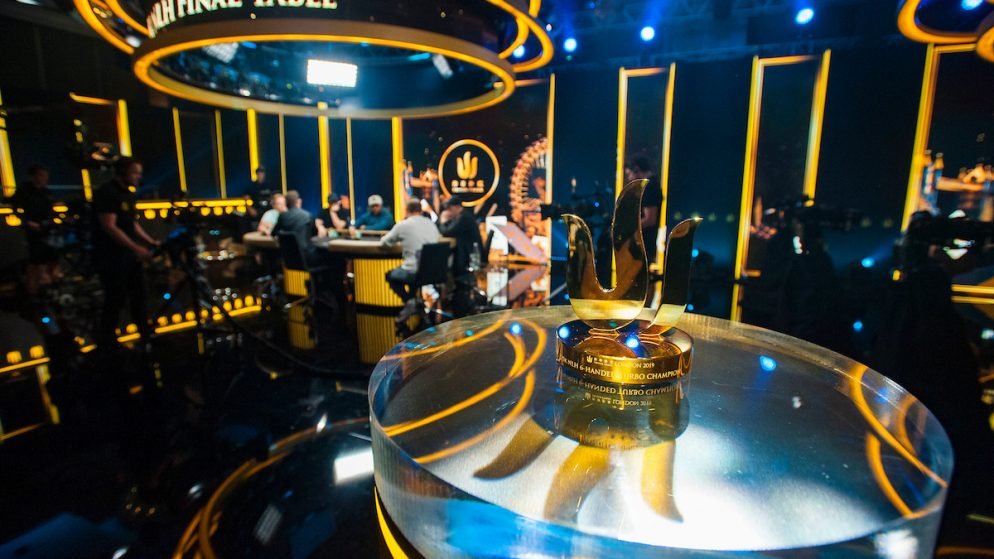 Казахстанец в финальном дне Тriton Poker. Прямая трансляция