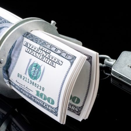 Юрист казино осужден за взятку на 184,5 млн