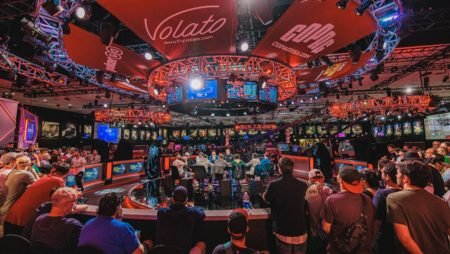Трансляция финального стола Main Event WSOP 2023